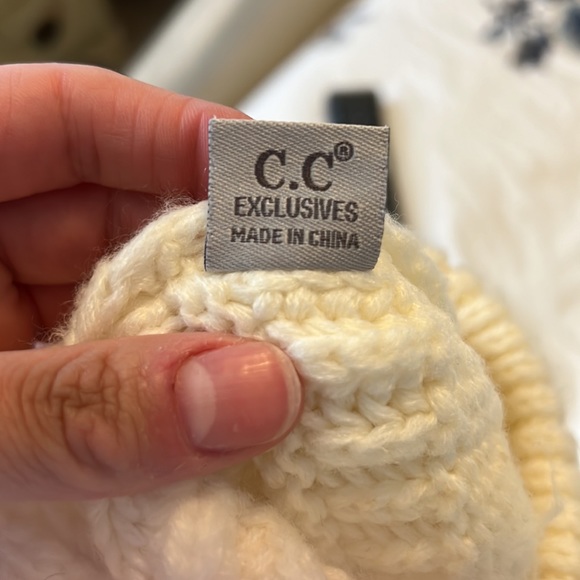 C.C BeanieTail Soft Stretch Cable Knit Ponytail Beanie Hat, cream - Picture 4 of 6